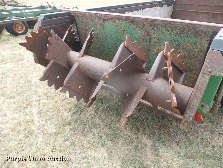 image for item DD0455 John Deere 785 manure spreader