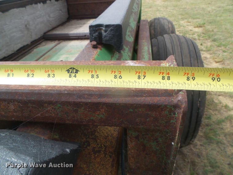 image for item DD0455 John Deere 785 manure spreader
