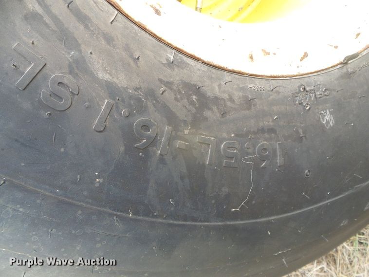 image for item DD0455 John Deere 785 manure spreader