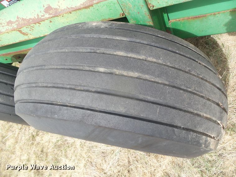 image for item DD0455 John Deere 785 manure spreader