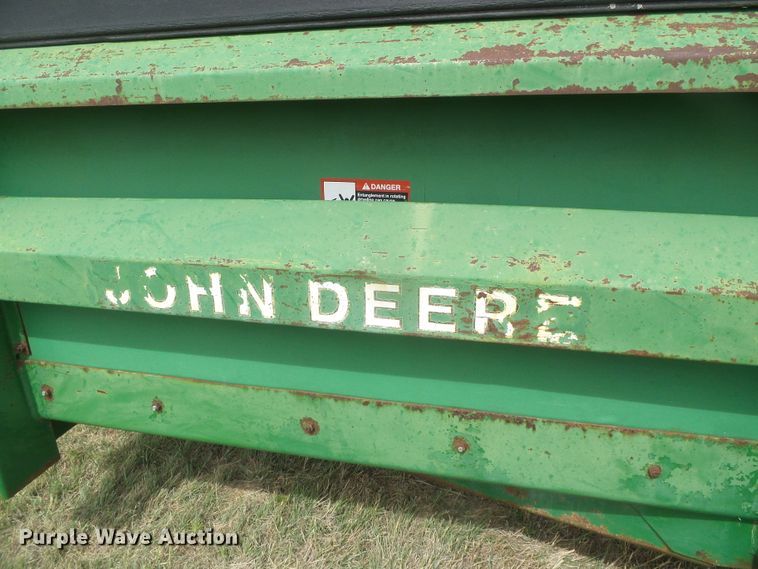 image for item DD0455 John Deere 785 manure spreader