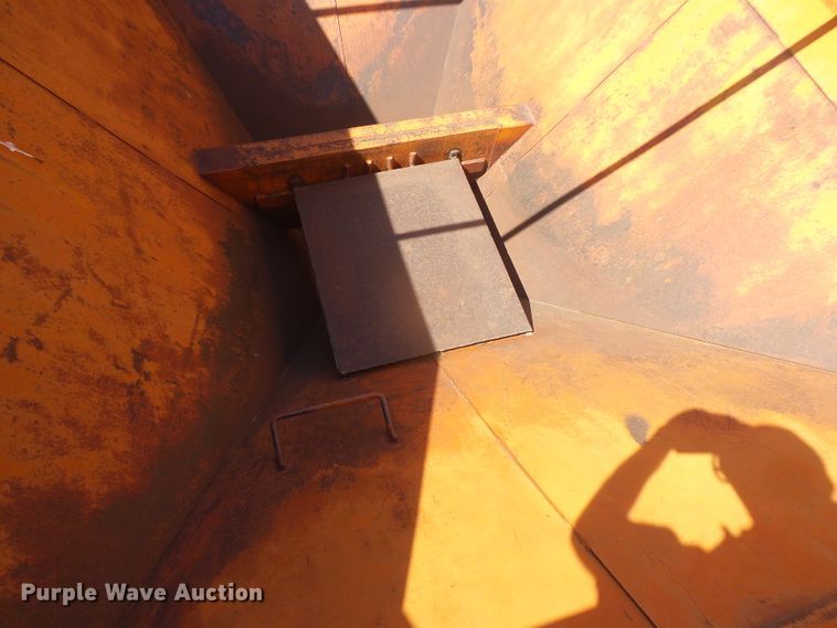 image for item DD0460 Grain cart