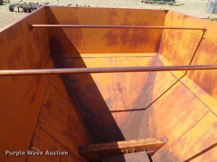 image for item DD0460 Grain cart