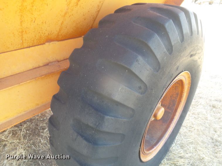 image for item DD0460 Grain cart