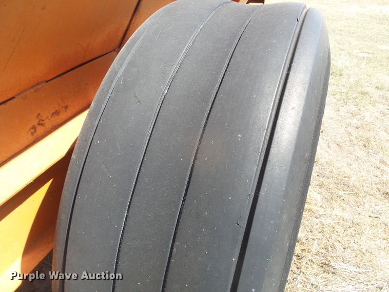 image for item DD0460 Grain cart