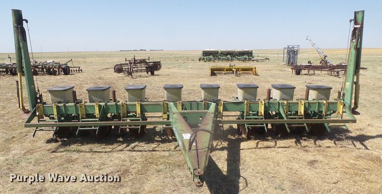 image for item DD0461 John Deere 7000 no-till planter