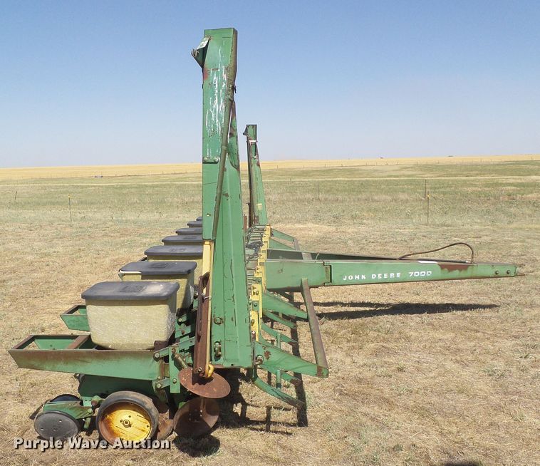 image for item DD0461 John Deere 7000 no-till planter