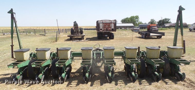 image for item DD0461 John Deere 7000 no-till planter