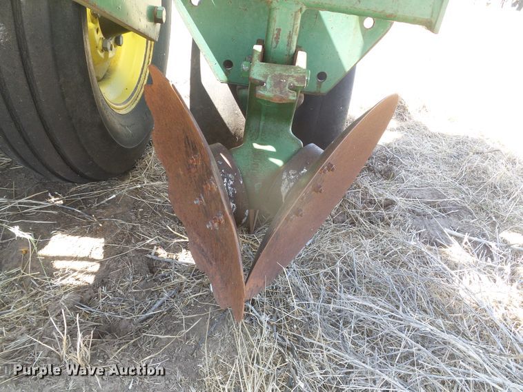 image for item DD0461 John Deere 7000 no-till planter