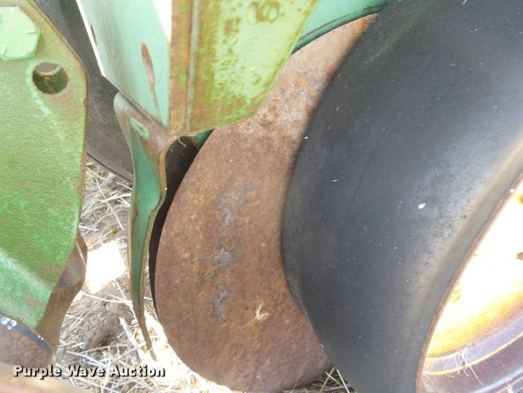image for item DD0461 John Deere 7000 no-till planter