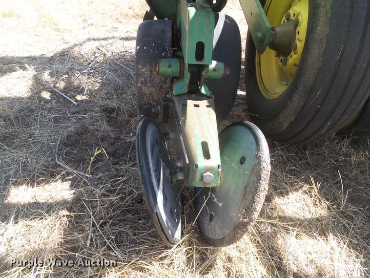 image for item DD0461 John Deere 7000 no-till planter