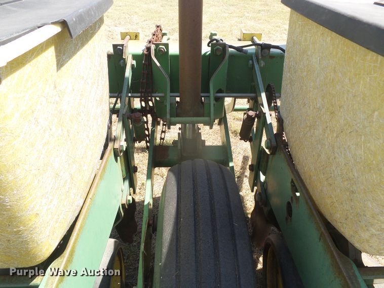 image for item DD0461 John Deere 7000 no-till planter