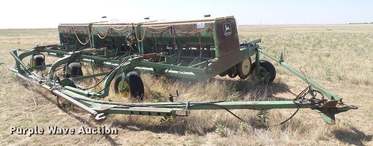 image for item DD0462 (3) John Deere 9300 hoe grain drills