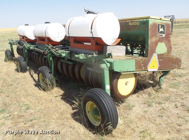 image for item DD0462 (3) John Deere 9300 hoe grain drills
