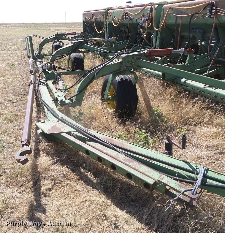 image for item DD0462 (3) John Deere 9300 hoe grain drills