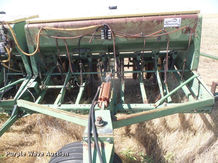 image for item DD0462 (3) John Deere 9300 hoe grain drills