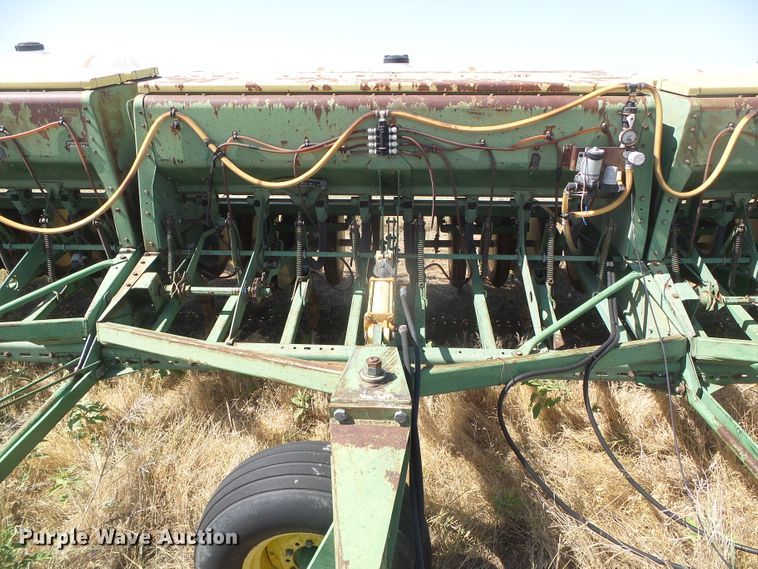 image for item DD0462 (3) John Deere 9300 hoe grain drills