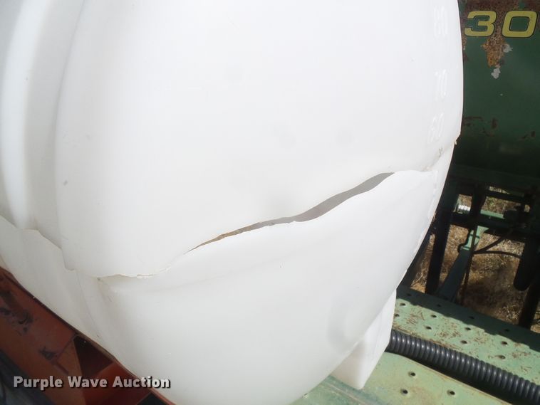 image for item DD0462 (3) John Deere 9300 hoe grain drills