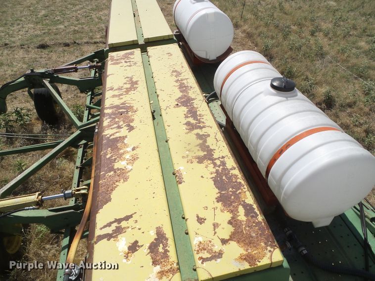 image for item DD0462 (3) John Deere 9300 hoe grain drills