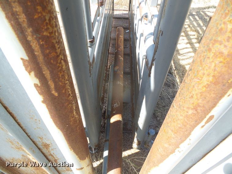 image for item DD0463 Pearson 032 livestock chute