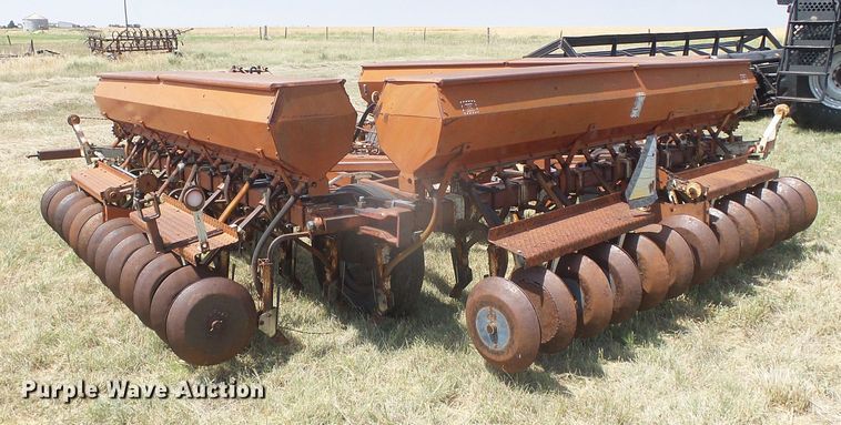image for item DD0465 CrustBuster hoe grain drill