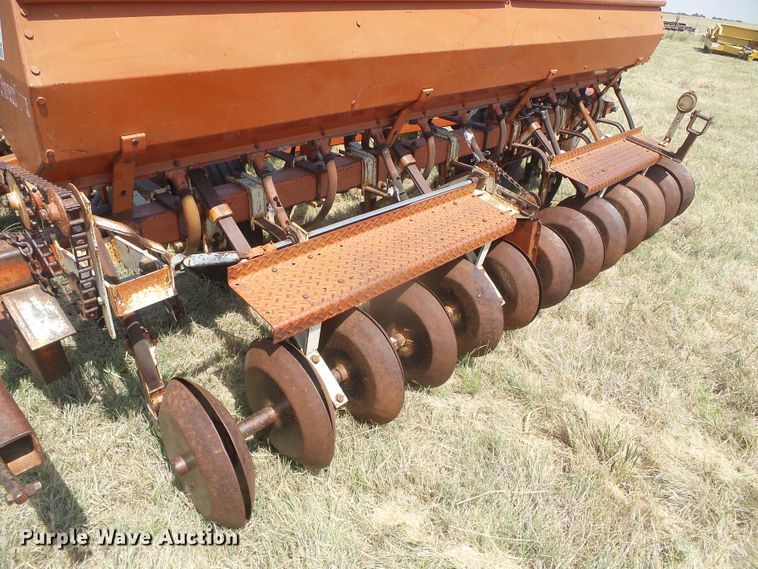 image for item DD0465 CrustBuster hoe grain drill