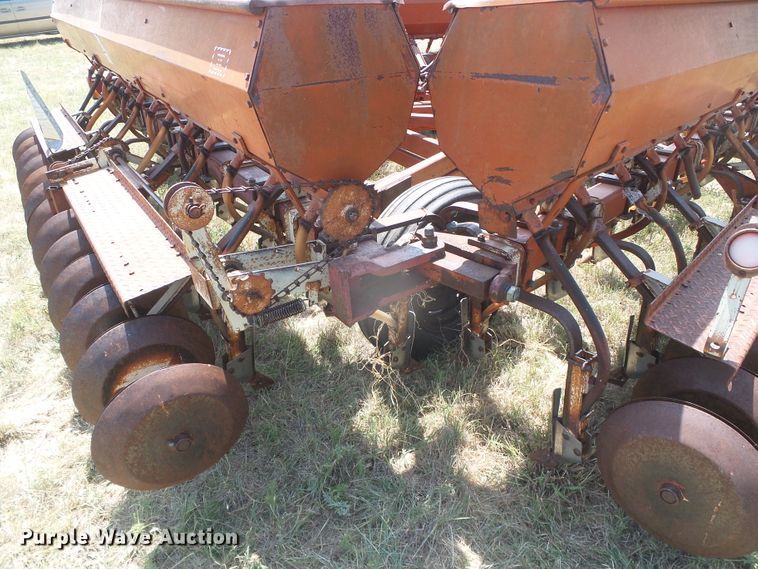 image for item DD0465 CrustBuster hoe grain drill
