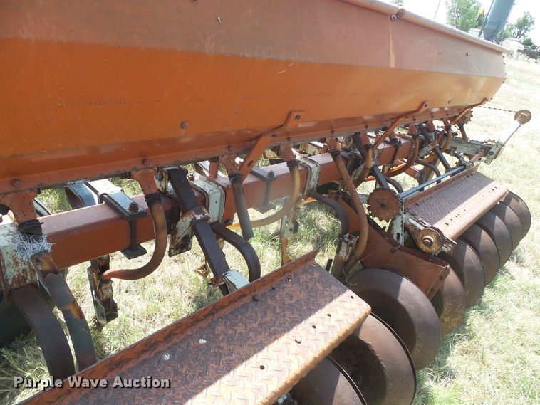 image for item DD0465 CrustBuster hoe grain drill