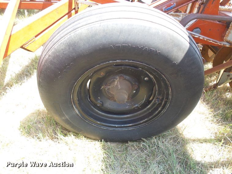 image for item DD0465 CrustBuster hoe grain drill