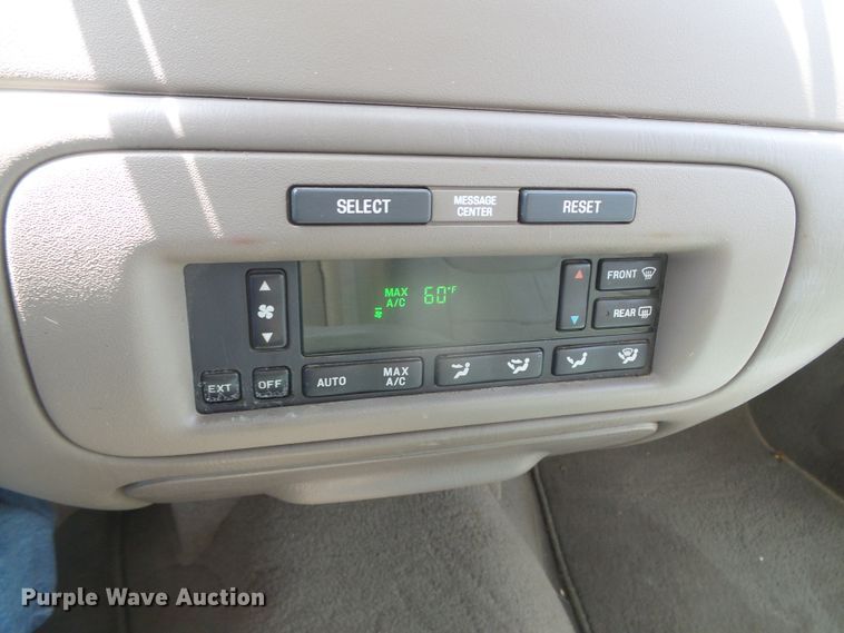 image for item DD0467 1998 Lincoln Town Car Signature