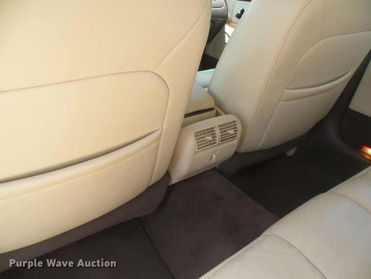 image for item DD0467 1998 Lincoln Town Car Signature