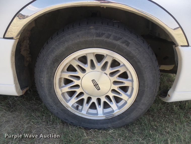 image for item DD0467 1998 Lincoln Town Car Signature