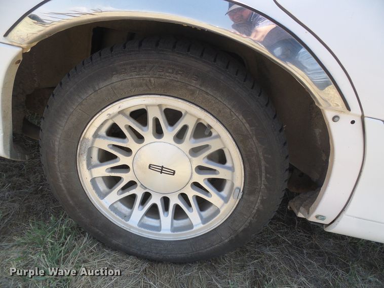 image for item DD0467 1998 Lincoln Town Car Signature