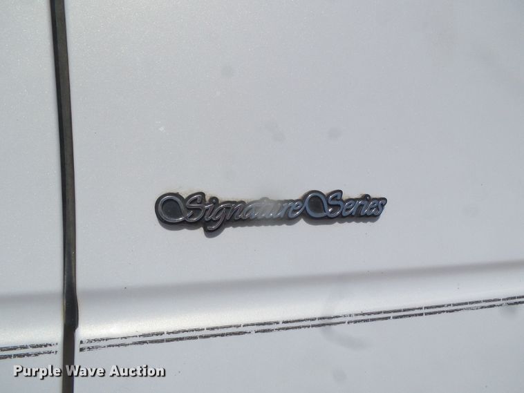 image for item DD0467 1998 Lincoln Town Car Signature