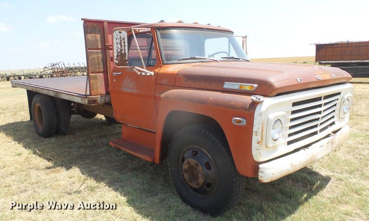 image for item DD0468 1971 Ford 600  dump flatbed truck