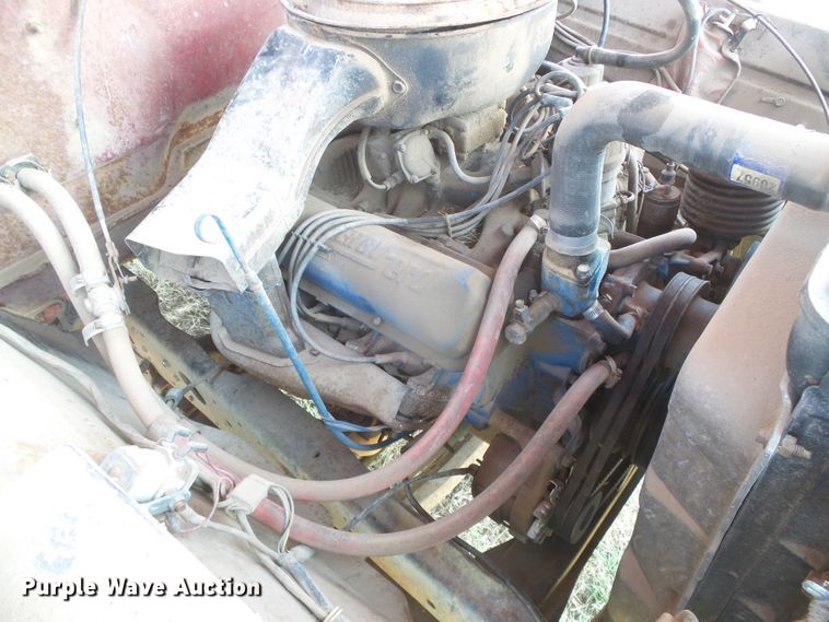 image for item DD0468 1971 Ford 600  dump flatbed truck