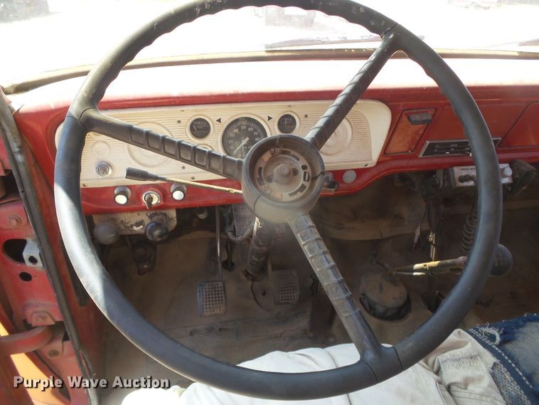 image for item DD0468 1971 Ford 600  dump flatbed truck