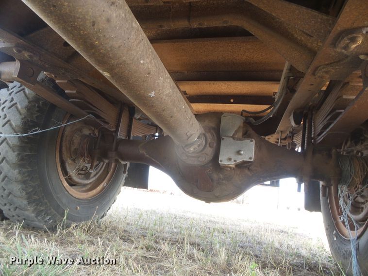 image for item DD0468 1971 Ford 600  dump flatbed truck