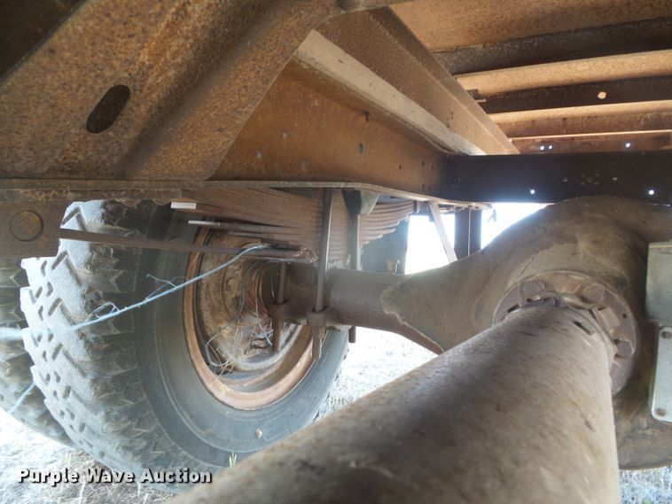 image for item DD0468 1971 Ford 600  dump flatbed truck