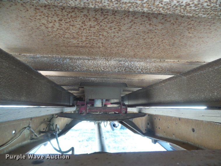 image for item DD0468 1971 Ford 600  dump flatbed truck