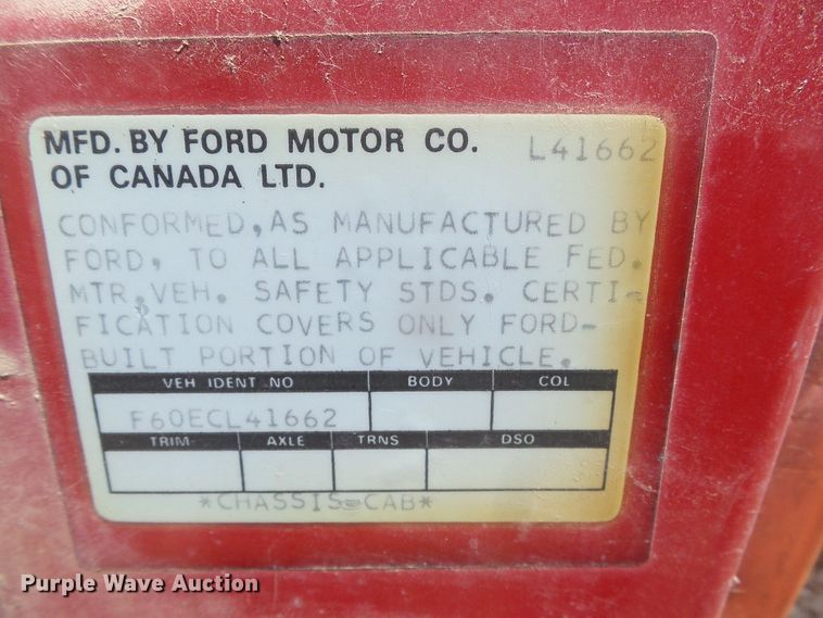 image for item DD0468 1971 Ford 600  dump flatbed truck
