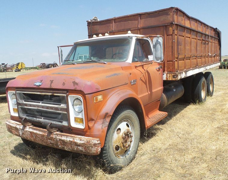 image for item DD0469 1970 Chevrolet C50  grain truck