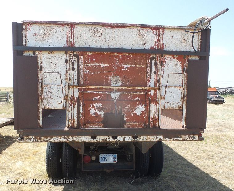 image for item DD0469 1970 Chevrolet C50  grain truck