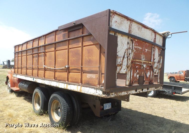 image for item DD0469 1970 Chevrolet C50  grain truck