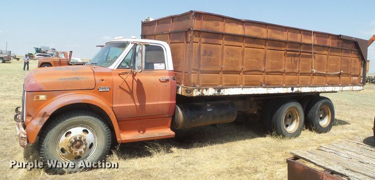 image for item DD0469 1970 Chevrolet C50  grain truck