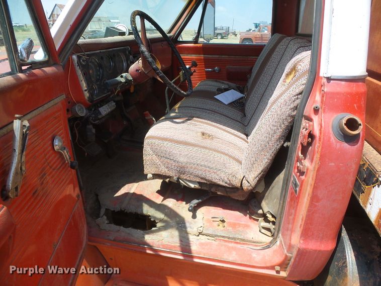 image for item DD0469 1970 Chevrolet C50  grain truck