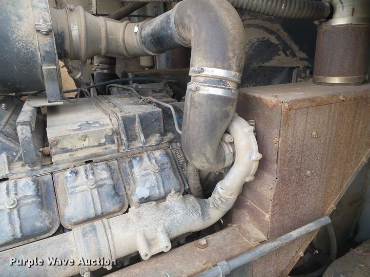 image for item DD0470 1994 Gleaner R62 combine