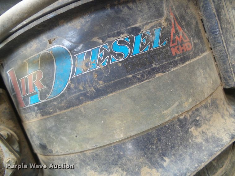 image for item DD0470 1994 Gleaner R62 combine