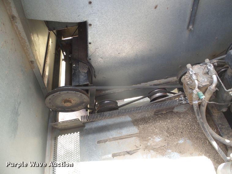 image for item DD0470 1994 Gleaner R62 combine