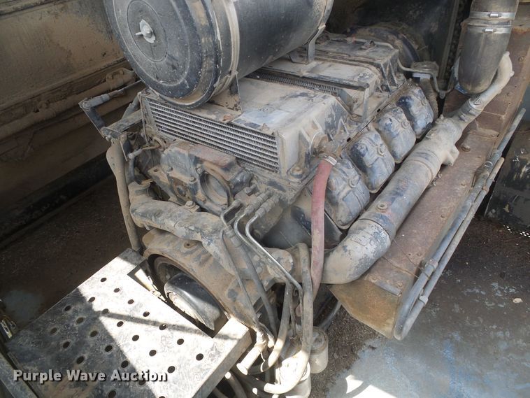 image for item DD0470 1994 Gleaner R62 combine